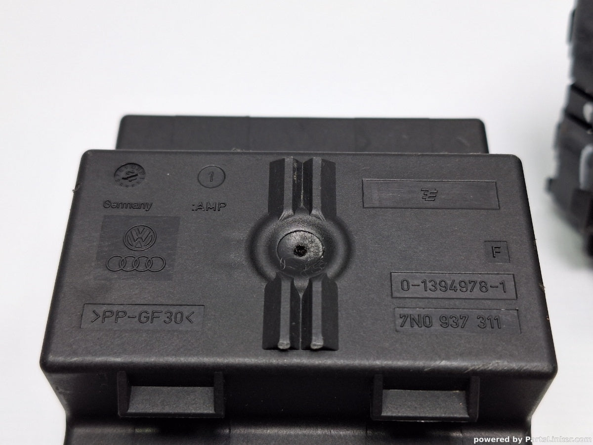 Panou relee VOLKSWAGEN PASSAT (365) [ 2010 - 2014 ] 1.6 TDi BlueMotion (CAYC) 77KW|105HP 7N0937311 , 1K0937507B