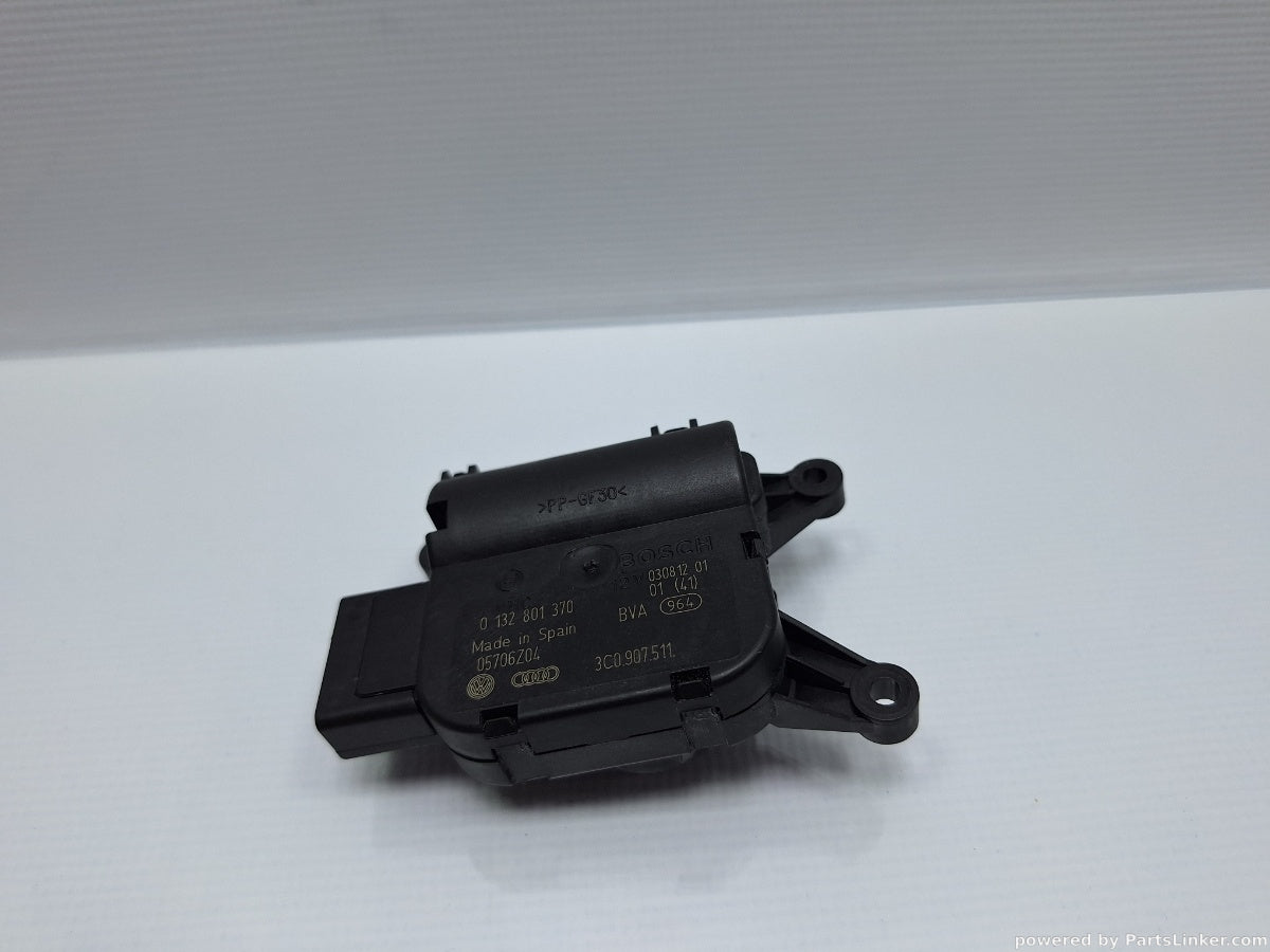 Motoras clapeta aeroterma VOLKSWAGEN PASSAT (365) [ 2010 - 2014 ] 1.6 TDi BlueMotion (CAYC) 77KW|105HP 3C0907511