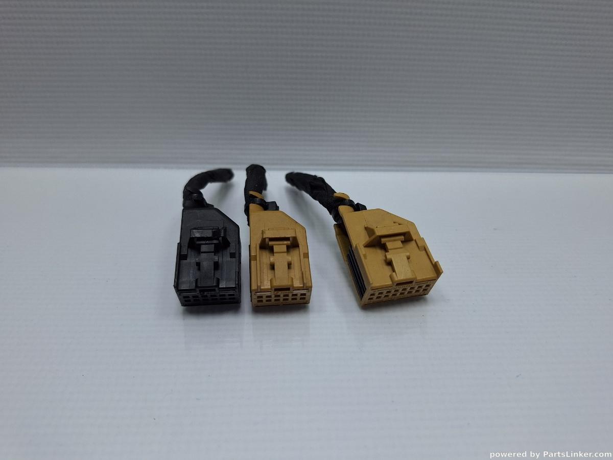 Conectori modul senzori parcare VOLKSWAGEN PASSAT Variant (365) [ 2010 - 2014 ], VOLKSWAGEN PASSAT (365) [ 2010 - 2014 ] 1.6 TDi BlueMotion (CAYC) 77KW|105HP OEM 8E0972112A , 8E0972416A