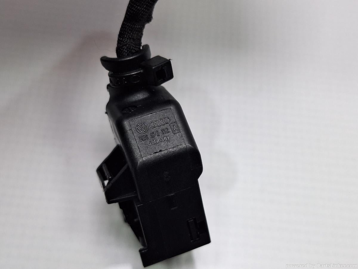 Conectori modul senzori parcare VOLKSWAGEN PASSAT Variant (365) [ 2010 - 2014 ], VOLKSWAGEN PASSAT (365) [ 2010 - 2014 ] 1.6 TDi BlueMotion (CAYC) 77KW|105HP OEM 8E0972112A , 8E0972416A