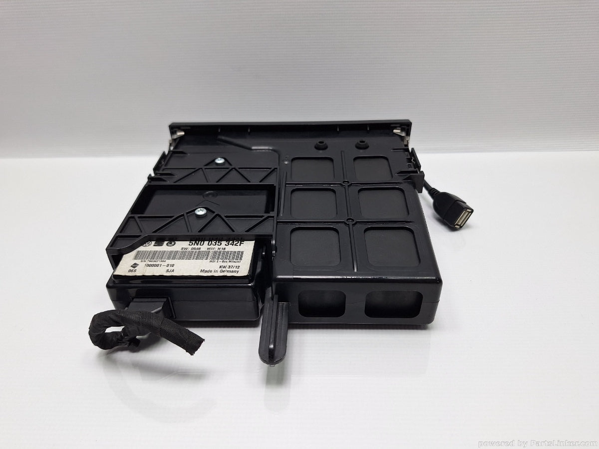 Modul multimedia VOLKSWAGEN PASSAT (365) [ 2010 - 2014 ] 1.6 TDi BlueMotion (CAYC) 77KW|105HP 5N0035342F , 5N0035341G