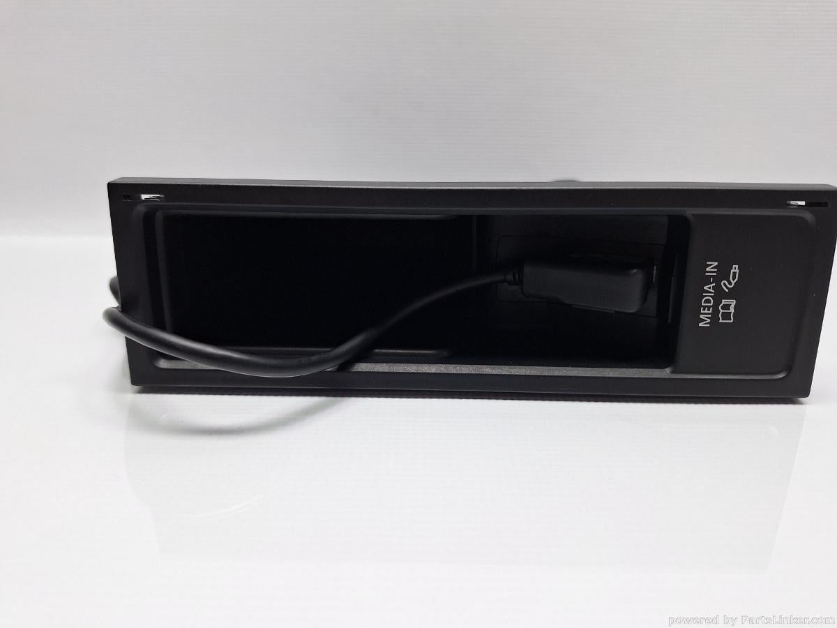 Modul multimedia VOLKSWAGEN PASSAT Variant (365) [ 2010 - 2014 ], VOLKSWAGEN PASSAT (365) [ 2010 - 2014 ] 1.6 TDi BlueMotion (CAYC) 77KW|105HP OEM 5N0035342F , 5N0035341G