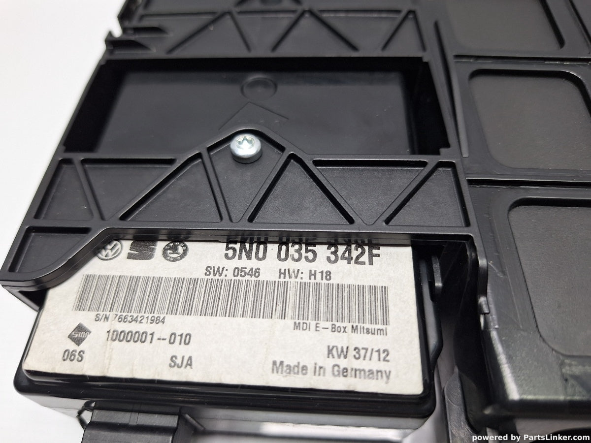 Modul multimedia VOLKSWAGEN PASSAT (365) [ 2010 - 2014 ] 1.6 TDi BlueMotion (CAYC) 77KW|105HP 5N0035342F , 5N0035341G