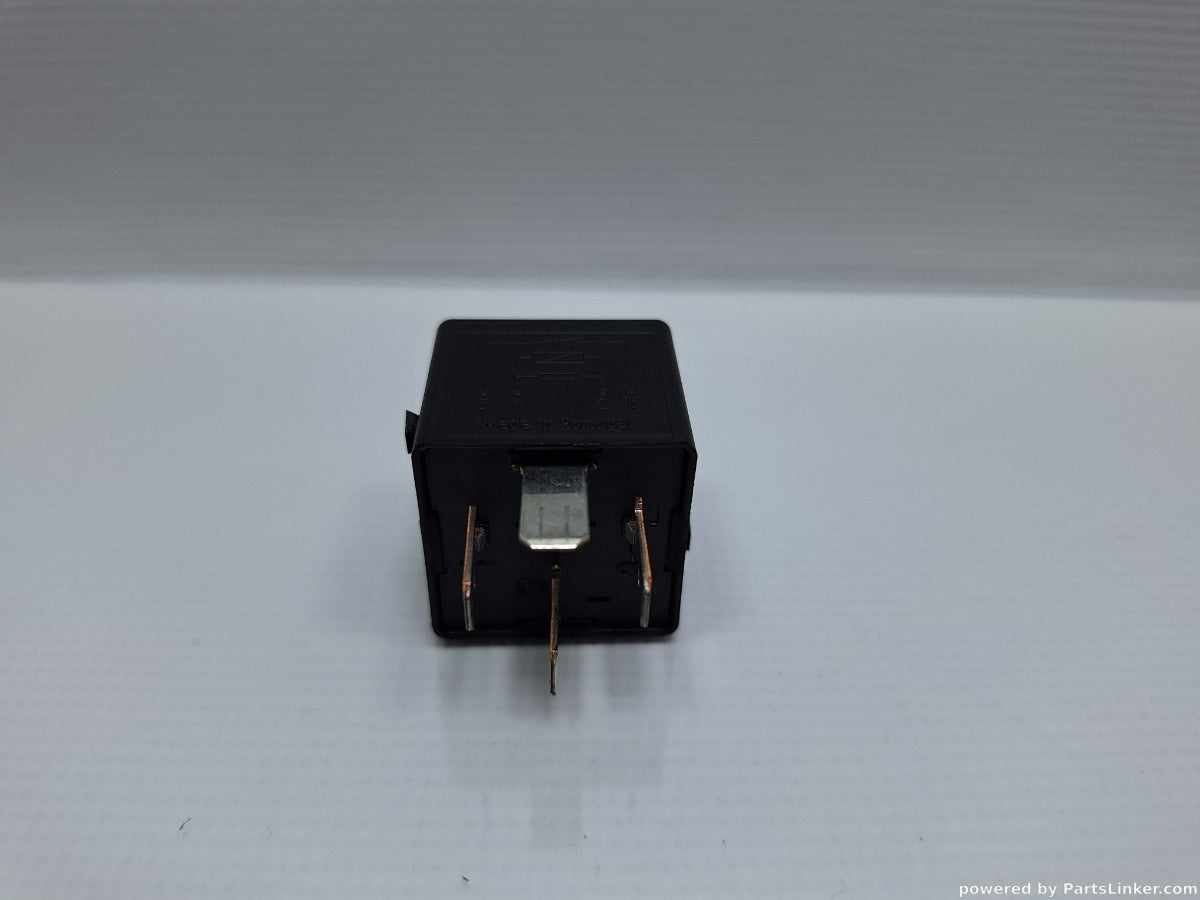 Releu 645 VOLKSWAGEN PASSAT (365) [ 2010 - 2014 ] 1.6 TDi BlueMotion (CAYC) 77KW|105HP 4H0951253A