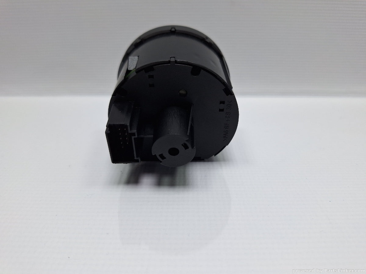 Bloc lumini cu DEFECT VW PASSAT (365) [ 2010 - 2014 ] 3C8941431