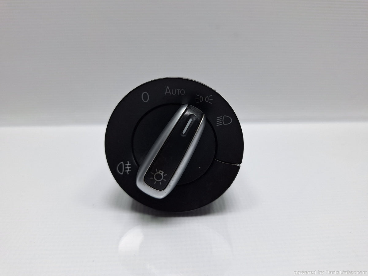 Bloc lumini cu DEFECT VW PASSAT (365) [ 2010 - 2014 ] 3C8941431