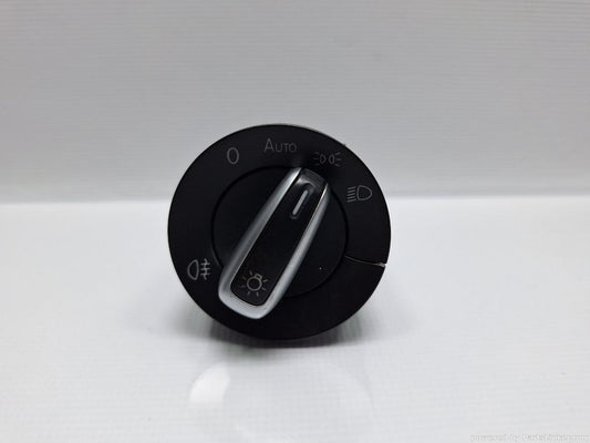 Bloc lumini VOLKSWAGEN PASSAT Variant (365) [ 2010 - 2014 ], VOLKSWAGEN PASSAT (365) [ 2010 - 2014 ] 1.6 TDi BlueMotion (CAYC) 77KW|105HP OEM 3C8941431