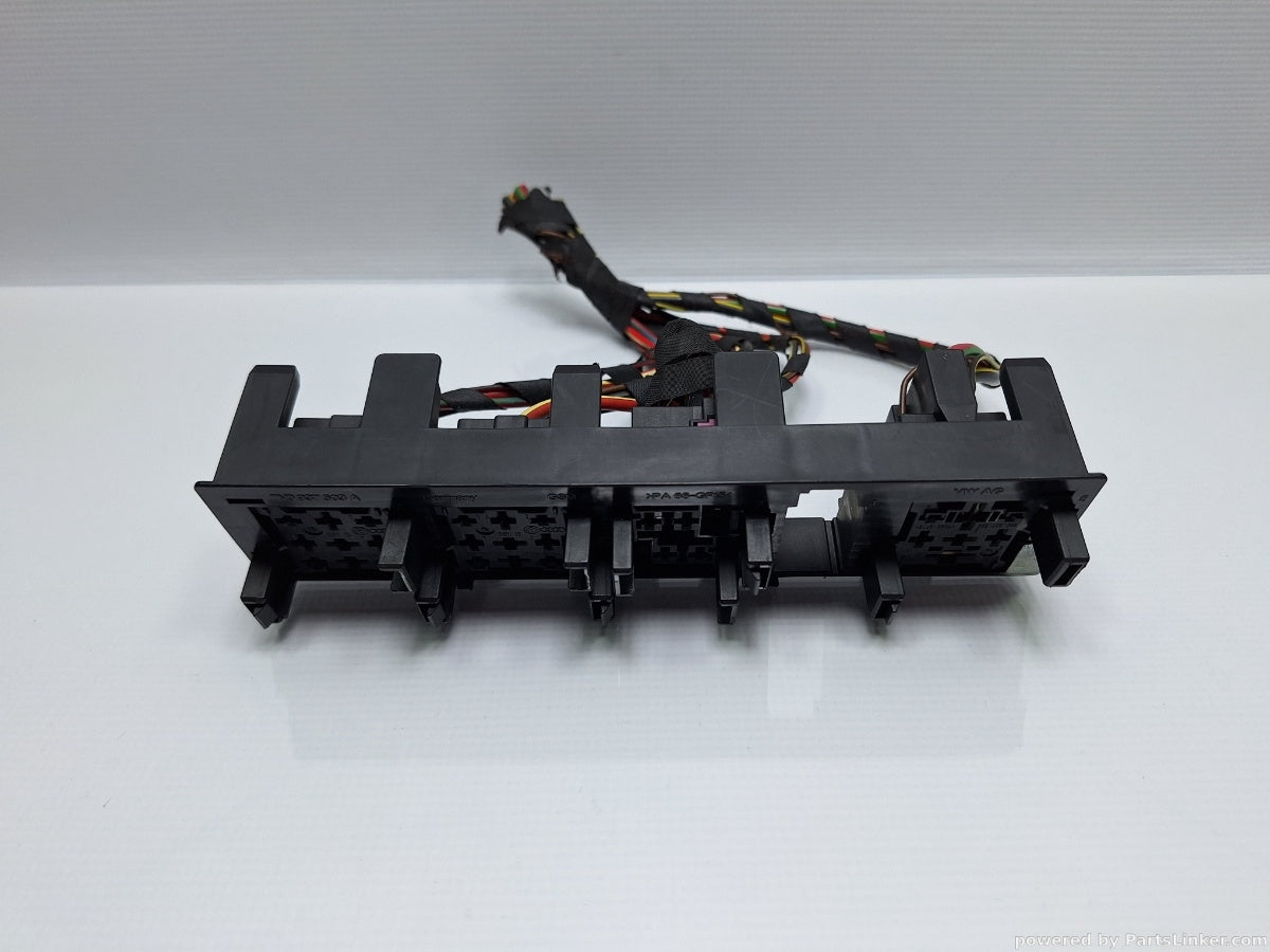 Panou relee VOLKSWAGEN PASSAT (365) [ 2010 - 2014 ] 1.6 TDi BlueMotion (CAYC) 77KW|105HP 7N0937503A