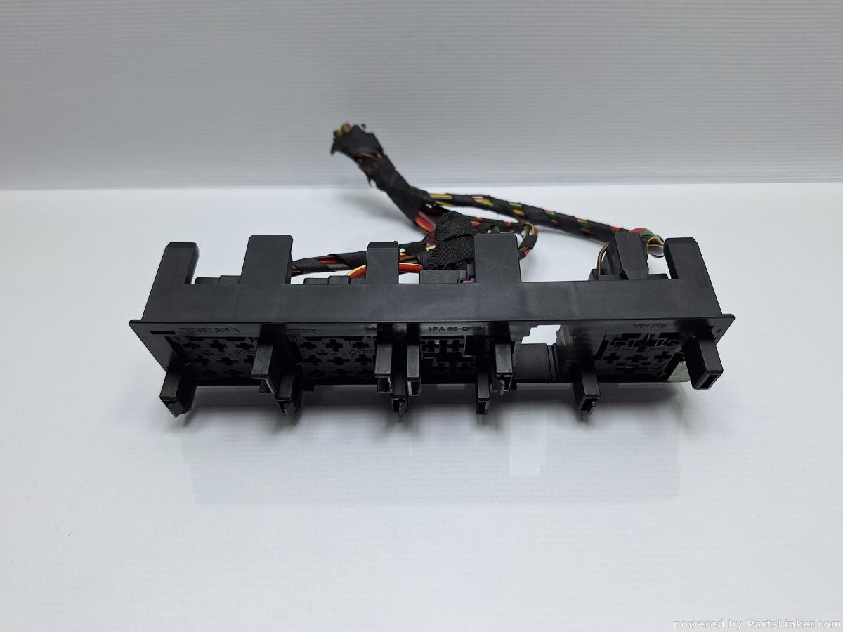Panou relee VOLKSWAGEN PASSAT Variant (365) [ 2010 - 2014 ], VOLKSWAGEN PASSAT (365) [ 2010 - 2014 ] 1.6 TDi BlueMotion (CAYC) 77KW|105HP OEM 7N0937503A