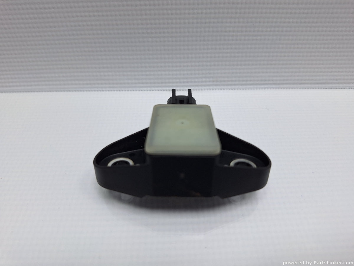 Senzor impact airbag VOLKSWAGEN PASSAT (365) [ 2010 - 2014 ] 1.6 TDi BlueMotion (CAYC) 77KW|105HP 5N0959354C