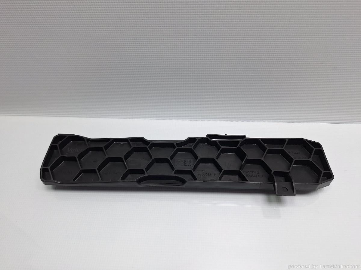Capac filtru polen VOLKSWAGEN PASSAT Variant (365) [ 2010 - 2014 ], VOLKSWAGEN PASSAT (365) [ 2010 - 2014 ] 1.6 TDi BlueMotion (CAYC) 77KW|105HP OEM 1K0819422B
