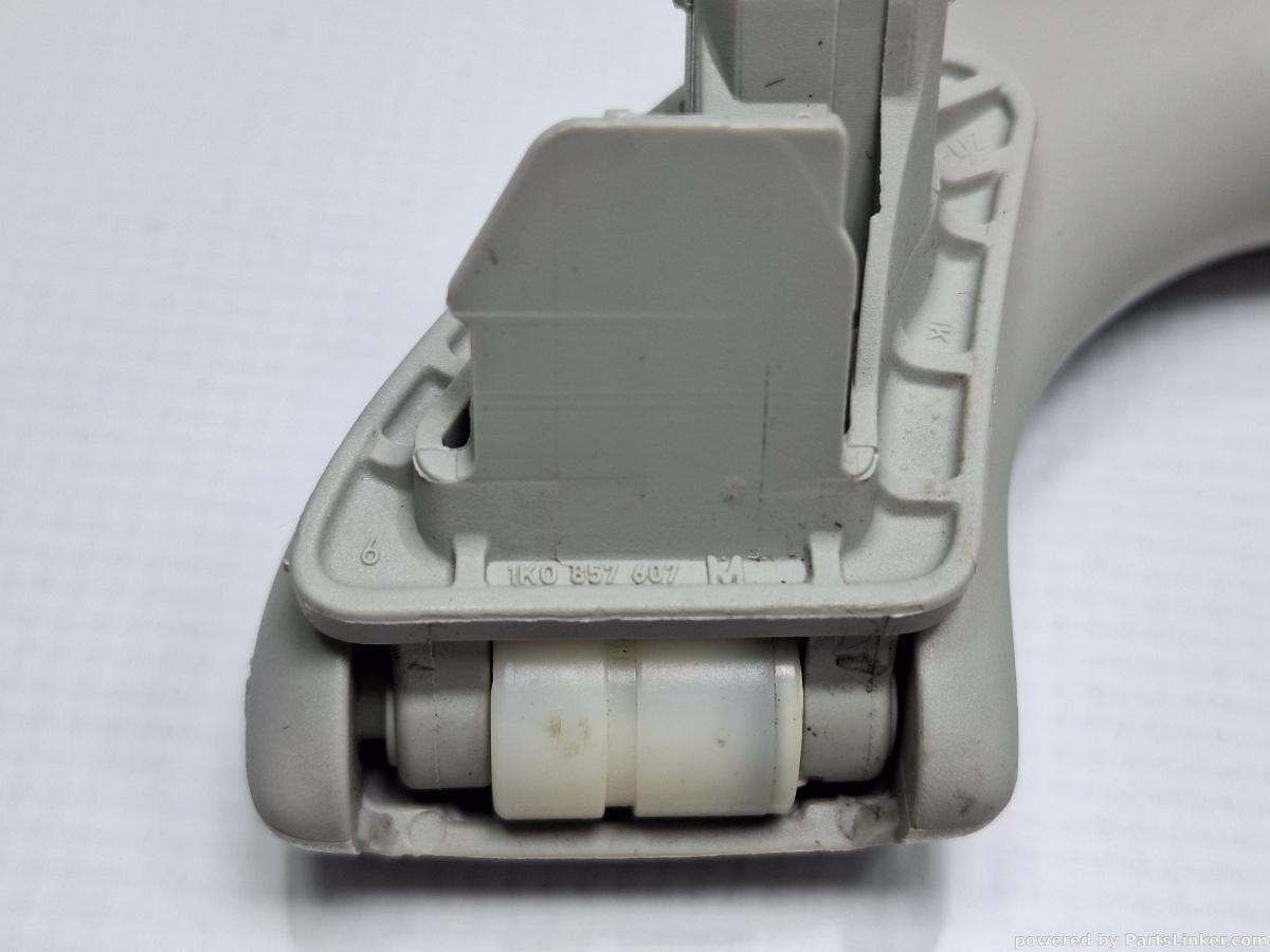 Maner plafon fata VOLKSWAGEN PASSAT Variant (365) [ 2010 - 2014 ], VOLKSWAGEN PASSAT (365) [ 2010 - 2014 ] 1.6 TDi BlueMotion (CAYC) 77KW|105HP OEM 1K0857607M