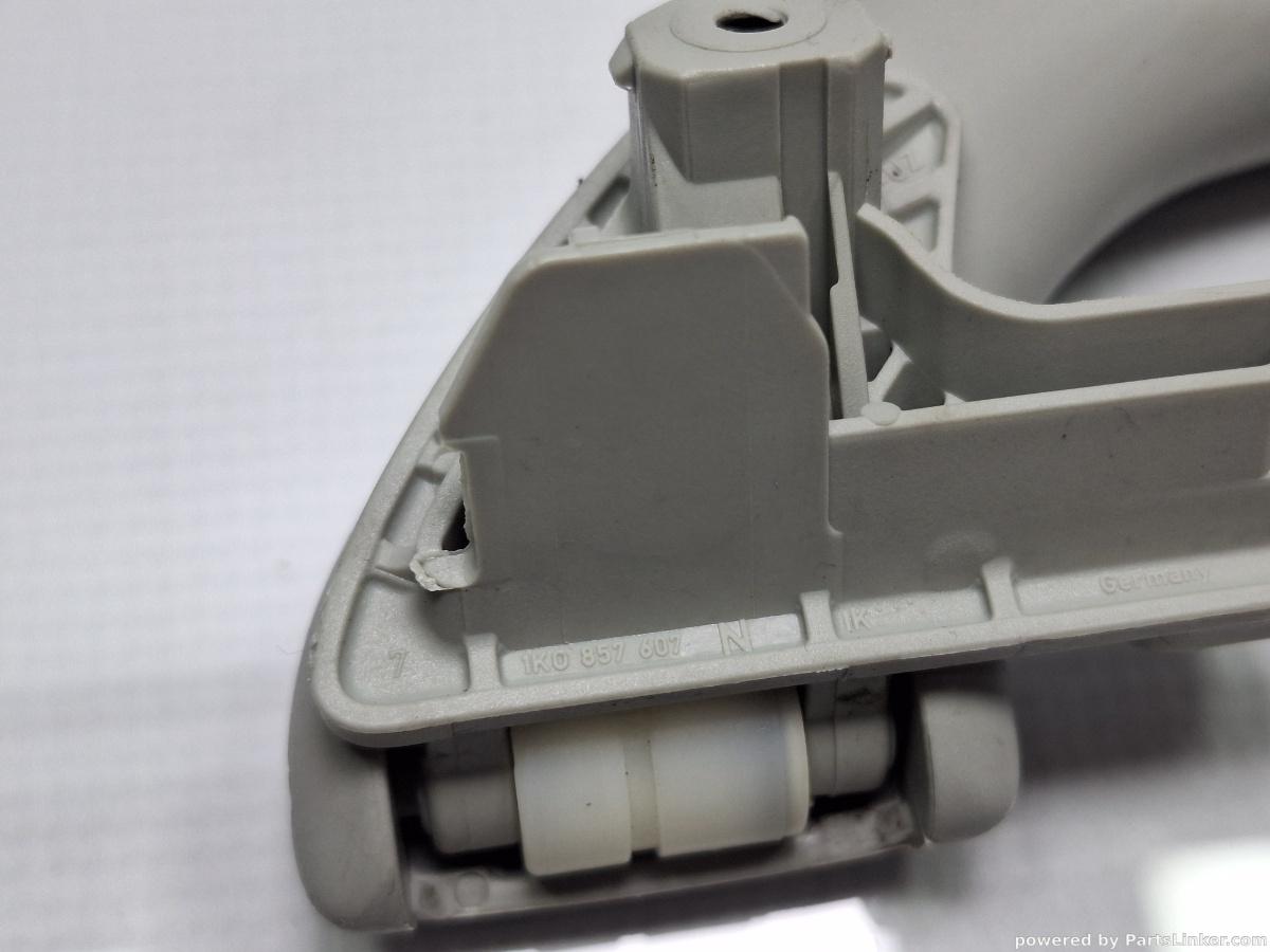 Maner plafon spate VOLKSWAGEN PASSAT Variant (365) [ 2010 - 2014 ], VOLKSWAGEN PASSAT (365) [ 2010 - 2014 ] 1.6 TDi BlueMotion (CAYC) 77KW|105HP OEM 1K0857607N