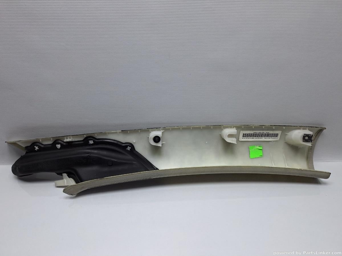 Ornament stalp parbriz VOLKSWAGEN PASSAT Variant (365) [ 2010 - 2014 ], VOLKSWAGEN PASSAT (365) [ 2010 - 2014 ] 1.6 TDi BlueMotion (CAYC) 77KW|105HP OEM 3AA867233A