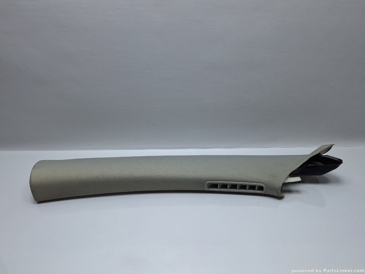 Ornament stalp parbriz Stanga VOLKSWAGEN PASSAT (365) [ 2010 - 2014 ] 1.6 TDi BlueMotion (CAYC) 77KW|105HP 3AA867233A