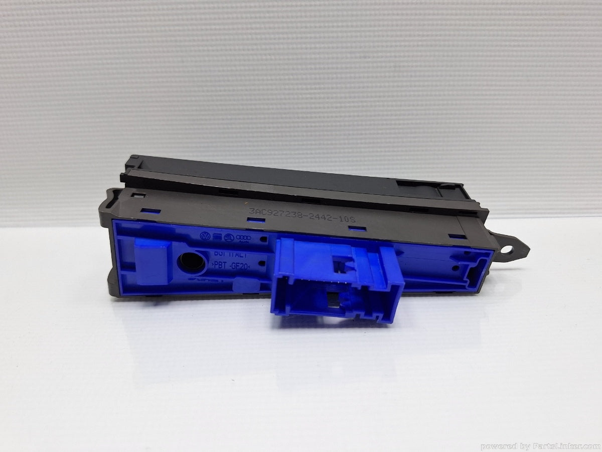 Bloc butoane schimbator dreapta VOLKSWAGEN PASSAT (365) [ 2010 - 2014 ] 1.6 TDi BlueMotion (CAYC) 77KW|105HP 3AC927238