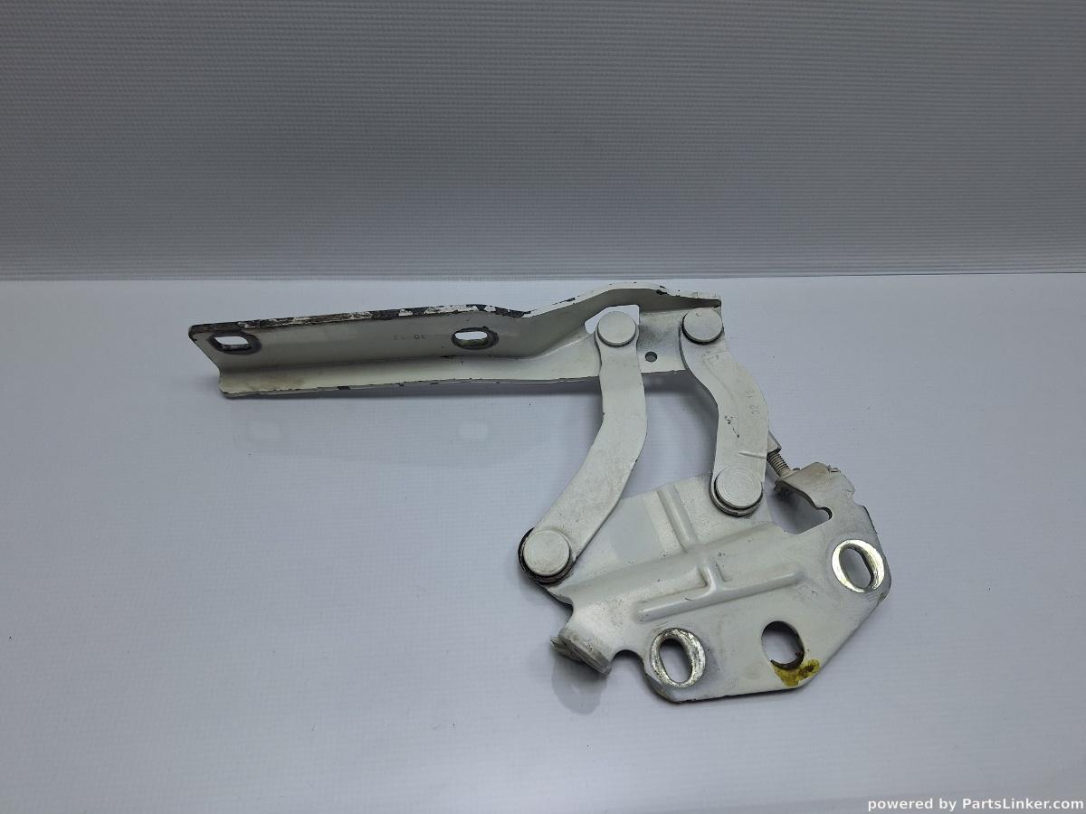 Balama capota motor VOLKSWAGEN PASSAT Variant (365) [ 2010 - 2014 ], VOLKSWAGEN PASSAT (365) [ 2010 - 2014 ] 1.6 TDi BlueMotion (CAYC) 77KW|105HP OEM 3AA823302