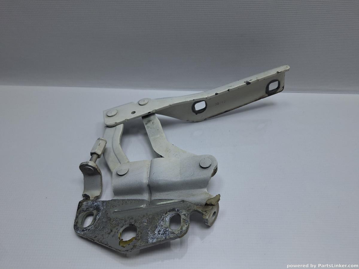 Balama capota motor VOLKSWAGEN PASSAT Variant (365) [ 2010 - 2014 ], VOLKSWAGEN PASSAT (365) [ 2010 - 2014 ] 1.6 TDi BlueMotion (CAYC) 77KW|105HP OEM 3AA823302