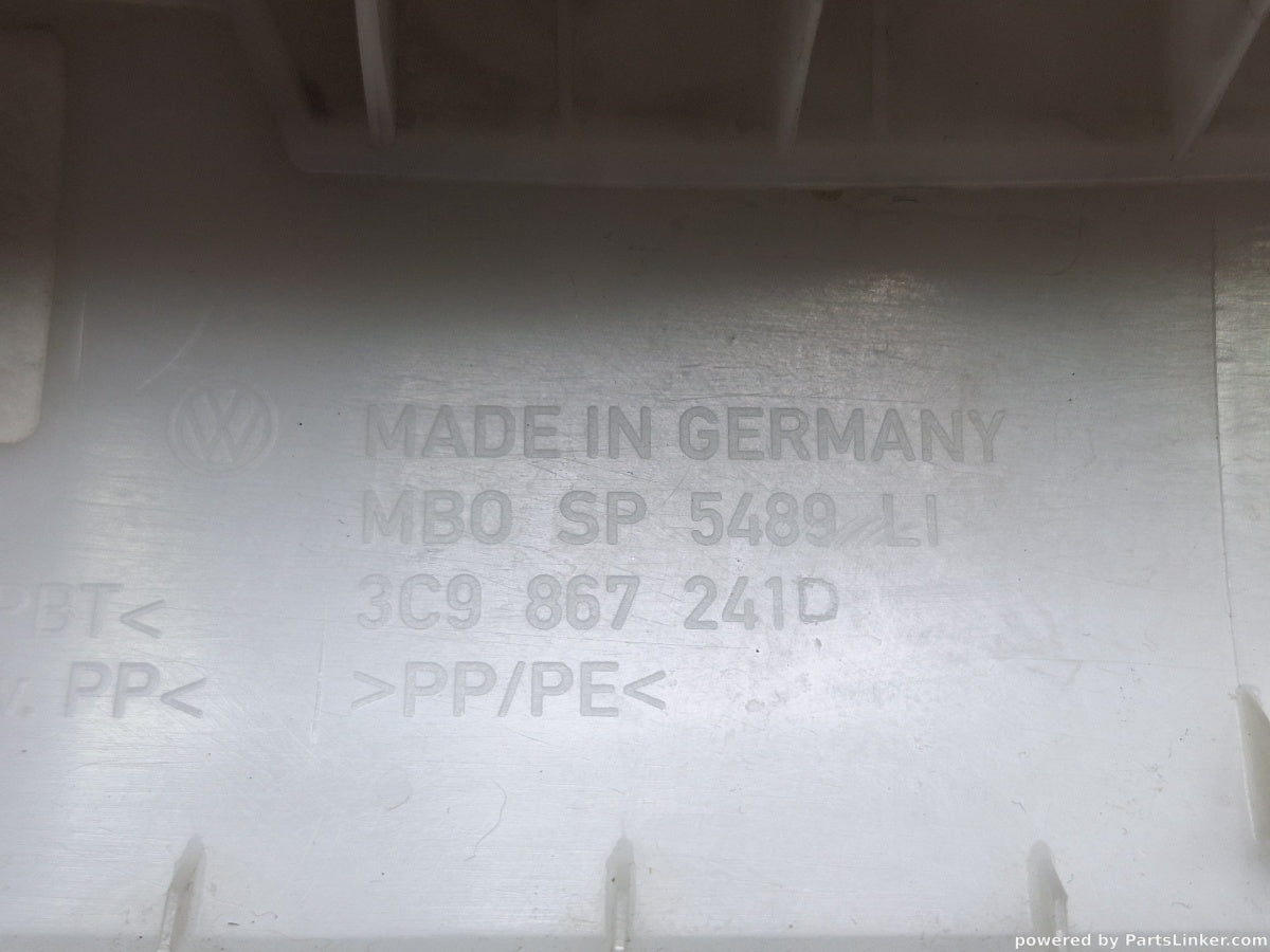 Ornament stalp stanga spate VOLKSWAGEN PASSAT (365) [ 2010 - 2014 ] 1.6 TDi BlueMotion (CAYC) 77KW|105HP 3C9867241D