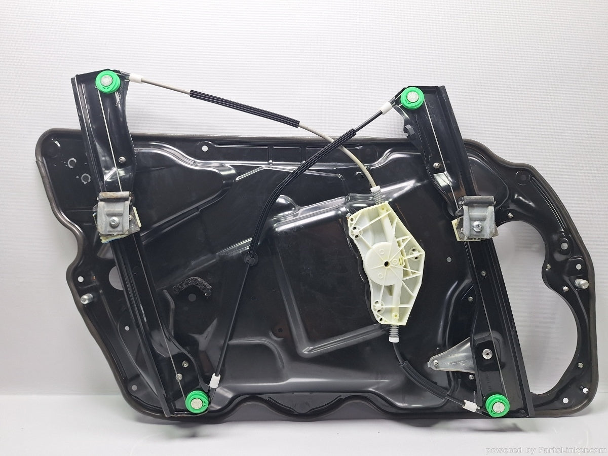 Macara geam dreapta fata VOLKSWAGEN PASSAT (365) [ 2010 - 2014 ] 1.6 TDi BlueMotion (CAYC) 77KW|105HP 3AA837756