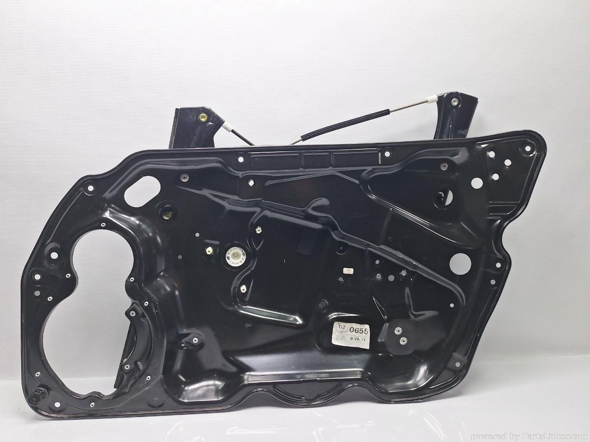 Macara geam dreapta fata VOLKSWAGEN PASSAT Variant (365) [ 2010 - 2014 ], VOLKSWAGEN PASSAT (365) [ 2010 - 2014 ] 1.6 TDi BlueMotion (CAYC) 77KW|105HP OEM 3AA837756
