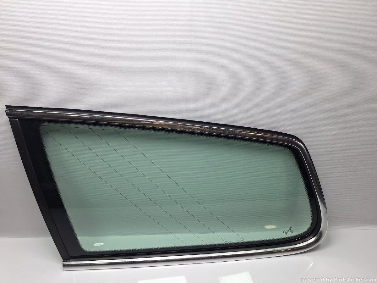 Geam fix lateral stanga spate VOLKSWAGEN PASSAT (365) [ 2010 - 2014 ] 1.6 TDi BlueMotion (CAYC) 77KW|105HP 3AF845297