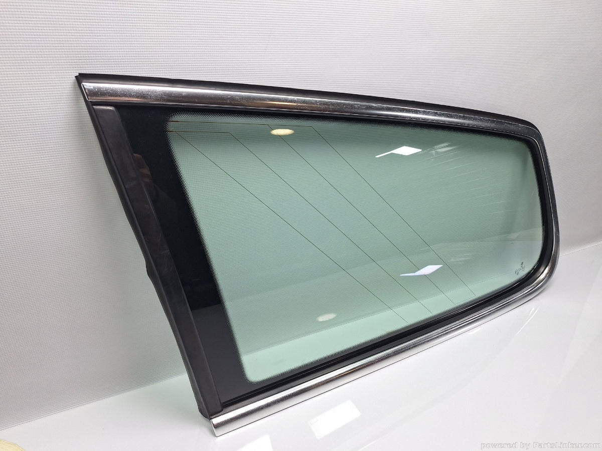 Geam fix lateral stanga spate VOLKSWAGEN PASSAT (365) [ 2010 - 2014 ] 1.6 TDi BlueMotion (CAYC) 77KW|105HP 3AF845297