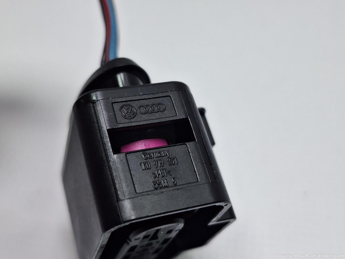 Conector pompa motorina VOLKSWAGEN PASSAT Variant (365) [ 2010 - 2014 ], VOLKSWAGEN PASSAT (365) [ 2010 - 2014 ] 1.6 TDi BlueMotion (CAYC) 77KW|105HP OEM 1K0919231