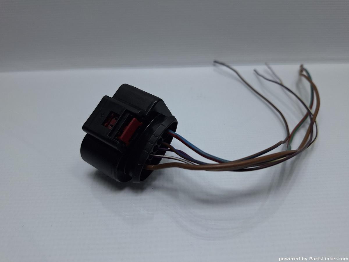 Conector pompa motorina VOLKSWAGEN PASSAT Variant (365) [ 2010 - 2014 ], VOLKSWAGEN PASSAT (365) [ 2010 - 2014 ] 1.6 TDi BlueMotion (CAYC) 77KW|105HP OEM 1K0919231