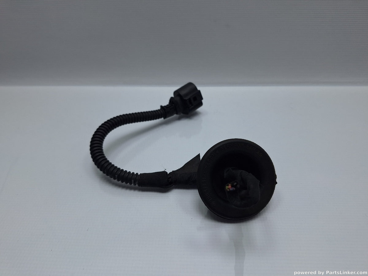 Conector instalatie electrica bara spate VOLKSWAGEN PASSAT (365) [ 2010 - 2014 ] 1.6 TDi BlueMotion (CAYC) 77KW|105HP 1J0973714