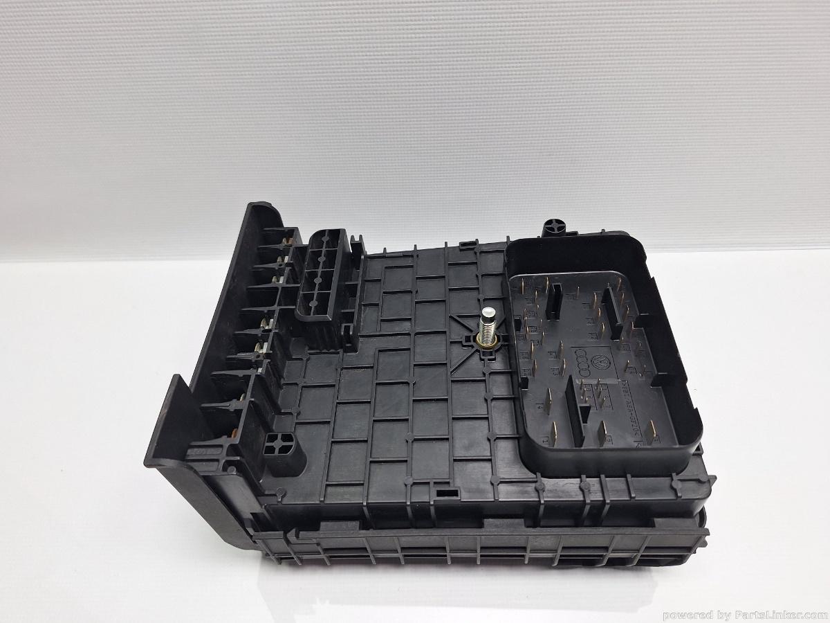Panou sigurante motor VOLKSWAGEN PASSAT (365) [ 2010 - 2014 ] 1.6 TDi BlueMotion (CAYC) 77KW|105HP OEM 3C0937125A