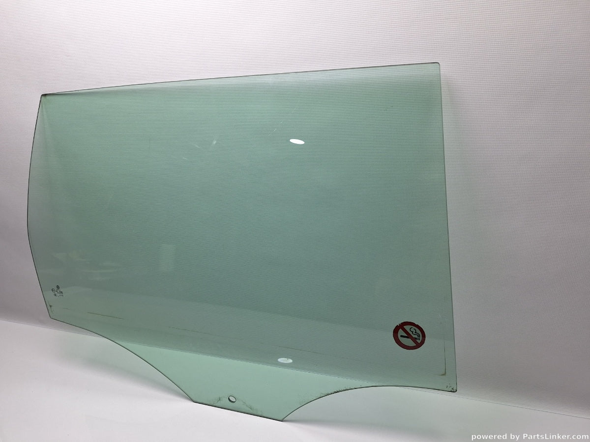 Geam dreapta spate VOLKSWAGEN PASSAT (365) [ 2010 - 2014 ] 1.6 TDi BlueMotion (CAYC) 77KW|105HP 3AF845026