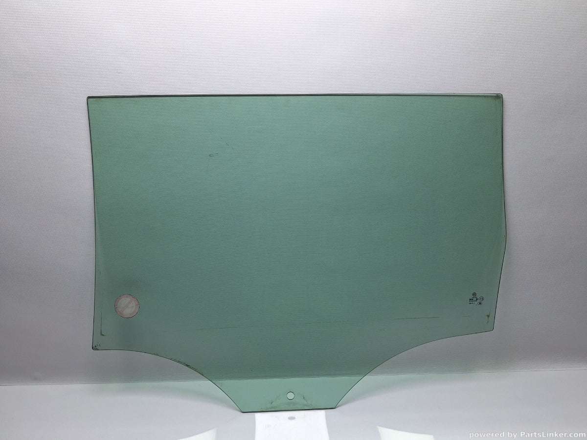 Geam dreapta spate VOLKSWAGEN PASSAT (365) [ 2010 - 2014 ] 1.6 TDi BlueMotion (CAYC) 77KW|105HP 3AF845026