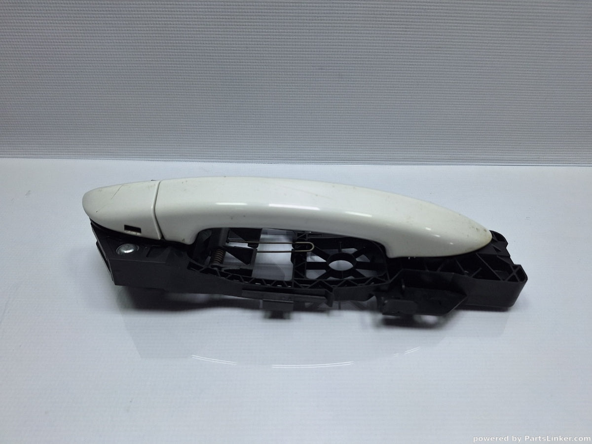 Maner exterior cu suport usa dreapta VOLKSWAGEN PASSAT (365) [ 2010 - 2014 ] 1.6 TDi BlueMotion (CAYC) 77KW|105HP 3C0837886H