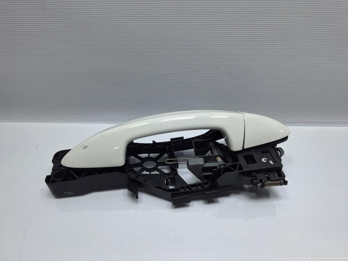 Maner exterior cu suport usa dreapta VOLKSWAGEN PASSAT (365) [ 2010 - 2014 ] 1.6 TDi BlueMotion (CAYC) 77KW|105HP OEM 3C0837886H