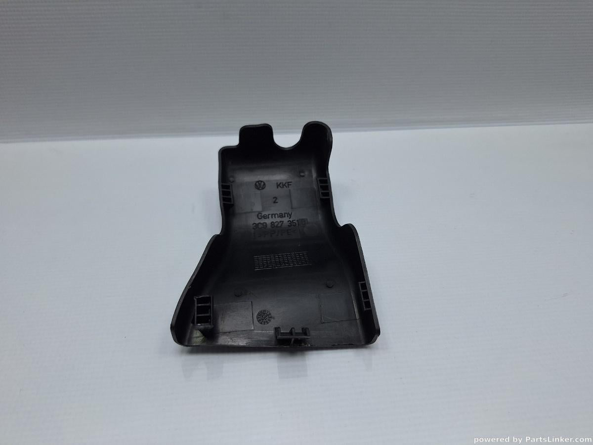 Capac balama haion Stanga VOLKSWAGEN PASSAT (365) [ 2010 - 2014 ] 1.6 TDi BlueMotion (CAYC) 77KW|105HP OEM 3C9827351B