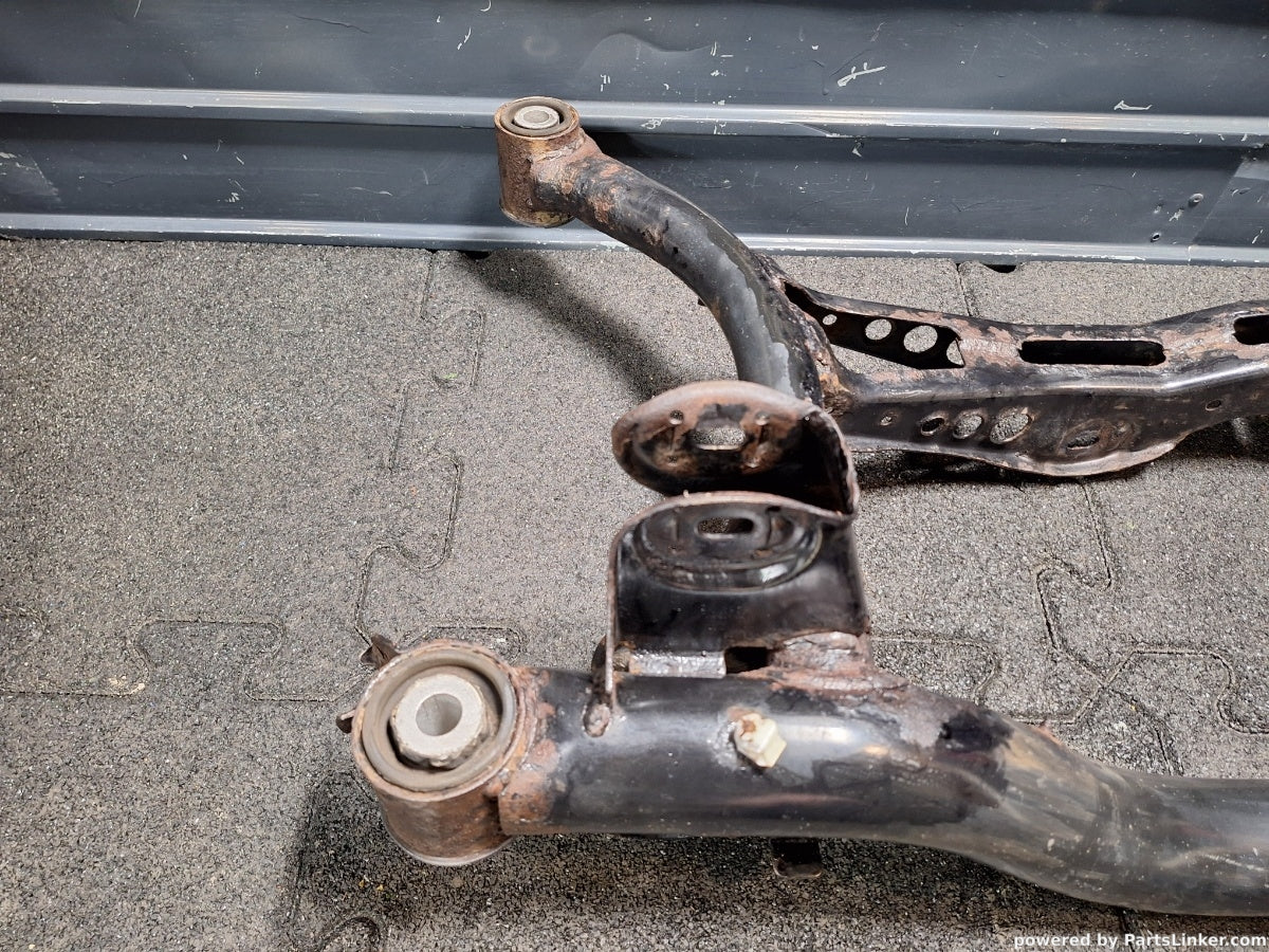 Punte spate VOLKSWAGEN PASSAT (365) [ 2010 - 2014 ] 1.6 TDi BlueMotion (CAYC) 77KW|105HP 3C0505235AD