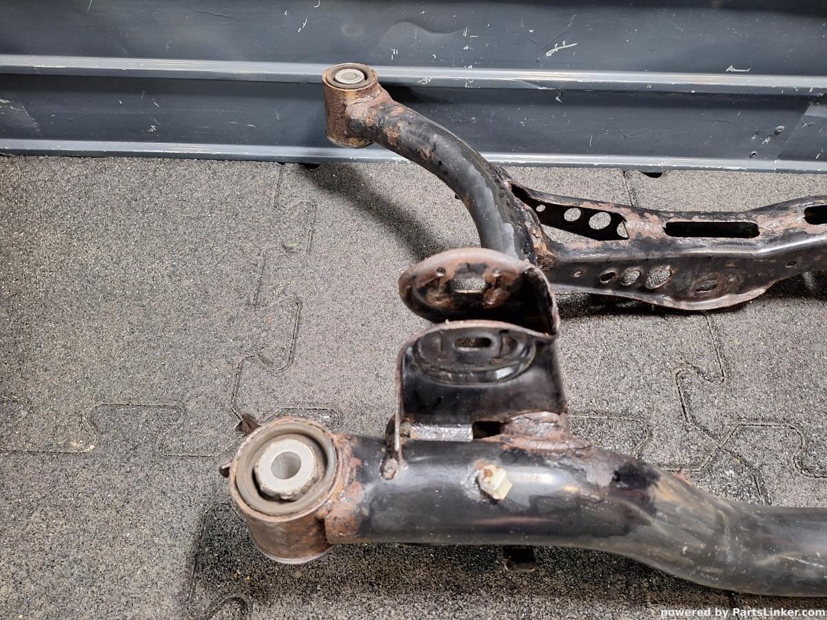 Punte spate VOLKSWAGEN PASSAT (365) [ 2010 - 2014 ] 1.6 TDi BlueMotion (CAYC) 77KW|105HP OEM 3C0505235AD