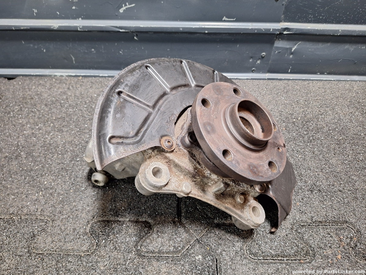 Fuzeta stanga fata VOLKSWAGEN PASSAT (365) [ 2010 - 2014 ] 1.6 TDi BlueMotion (CAYC) 77KW|105HP 3C0407257F