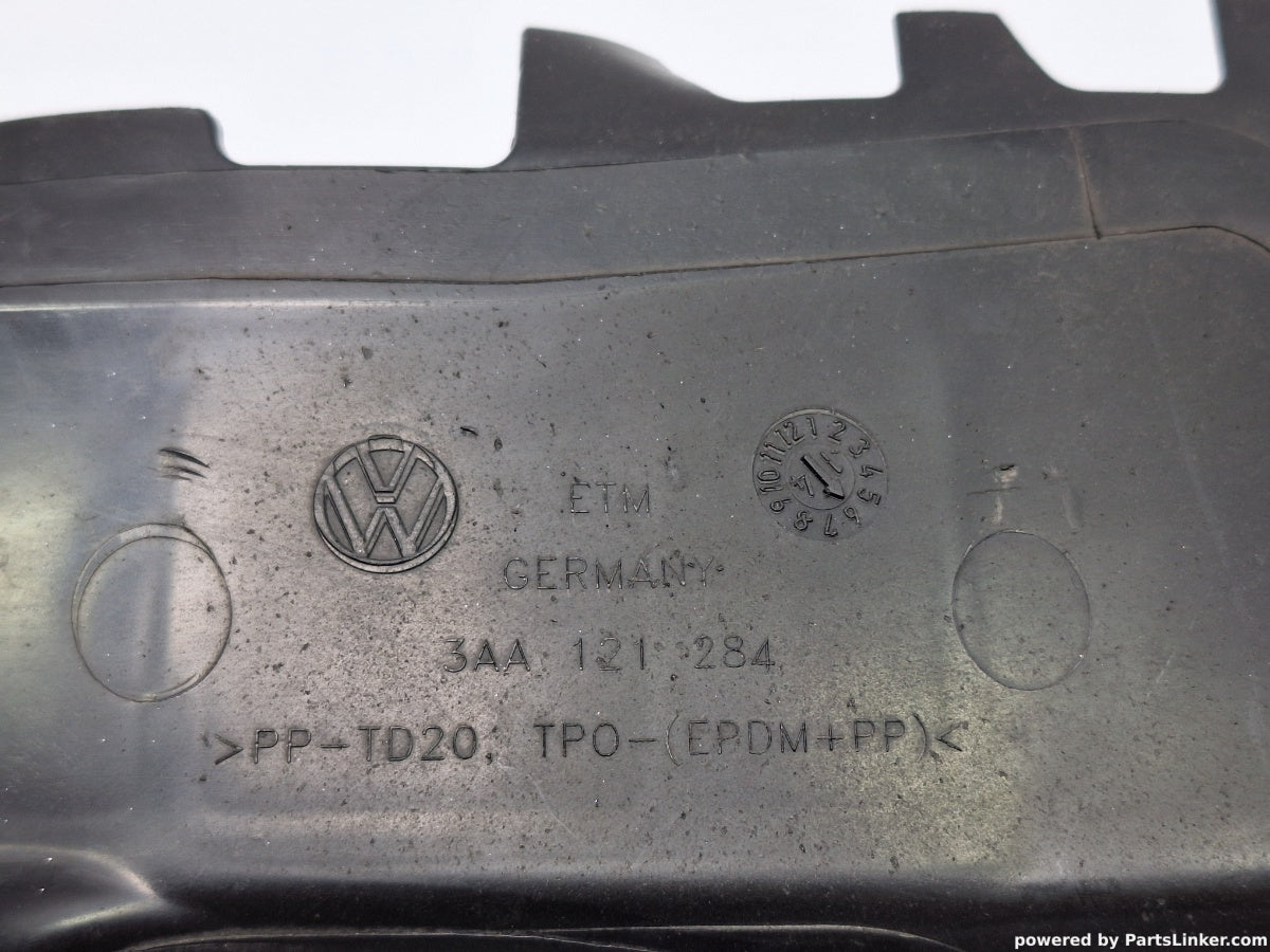 Deflector aer radiatoare dreapta VOLKSWAGEN PASSAT (365) [ 2010 - 2014 ] 1.6 TDi BlueMotion (CAYC) 77KW|105HP 3AA121284