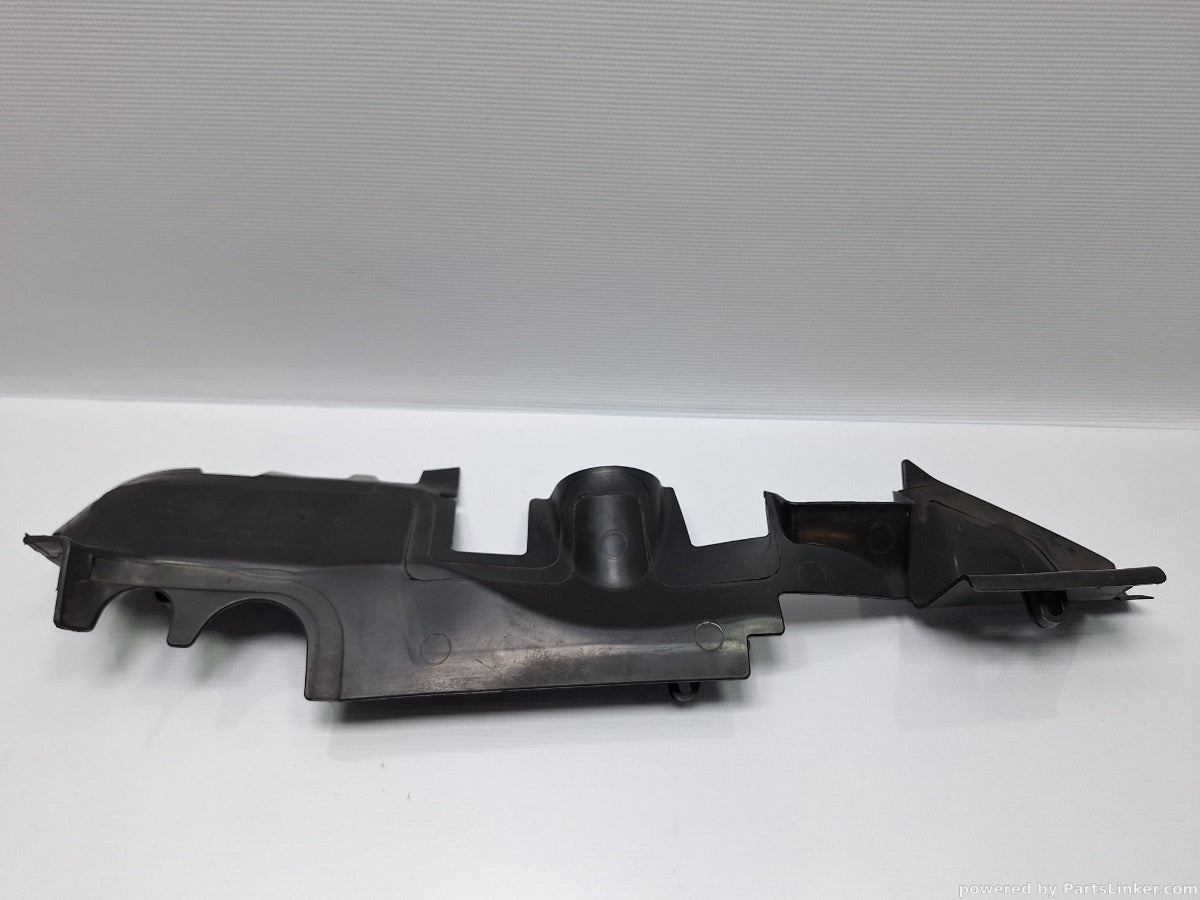 Deflector aer radiatoare dreapta VOLKSWAGEN PASSAT (365) [ 2010 - 2014 ] 1.6 TDi BlueMotion (CAYC) 77KW|105HP 3AA121284