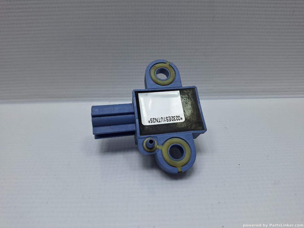 Senzor impact airbag VOLKSWAGEN GOLF V (1K1) [ 2003 - 2009 ] TDI 16V (BKD) 103KW|140HP OEM 1K0955557A