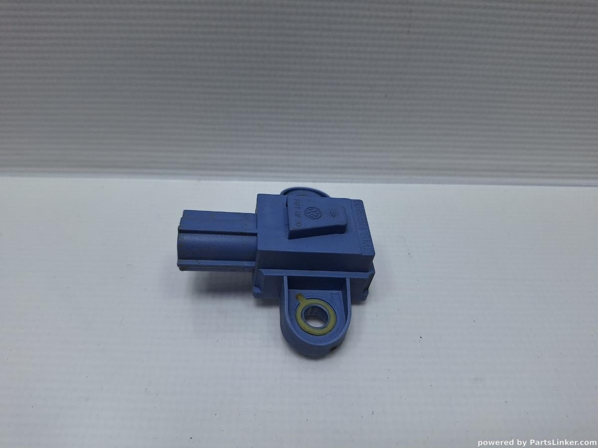Senzor impact airbag VOLKSWAGEN GOLF V (1K1) [ 2003 - 2009 ] TDI 16V (BKD) 103KW|140HP OEM 1K0955557A