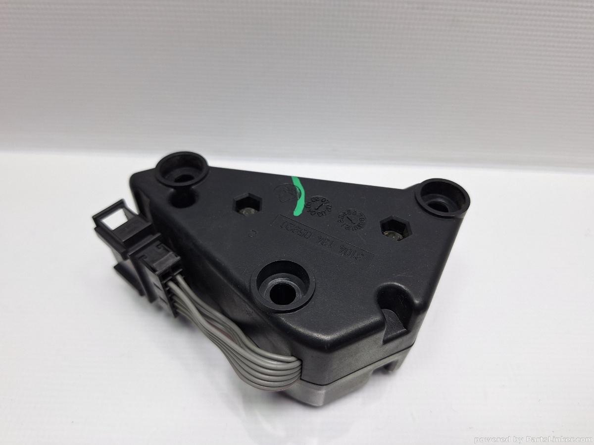 Amplificator audio VOLKSWAGEN GOLF V (1K1) [ 2003 - 2009 ] TDI 16V (BKD) 103KW|140HP OEM 1K0035463D