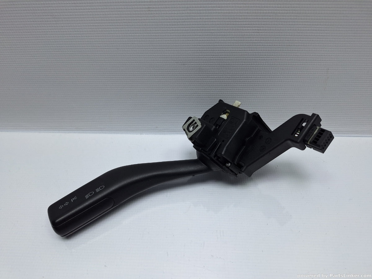 Maneta semnalizare VOLKSWAGEN GOLF V (1K1) [ 2003 - 2009 ] TDI 16V (BKD) 103KW|140HP 1K0953513