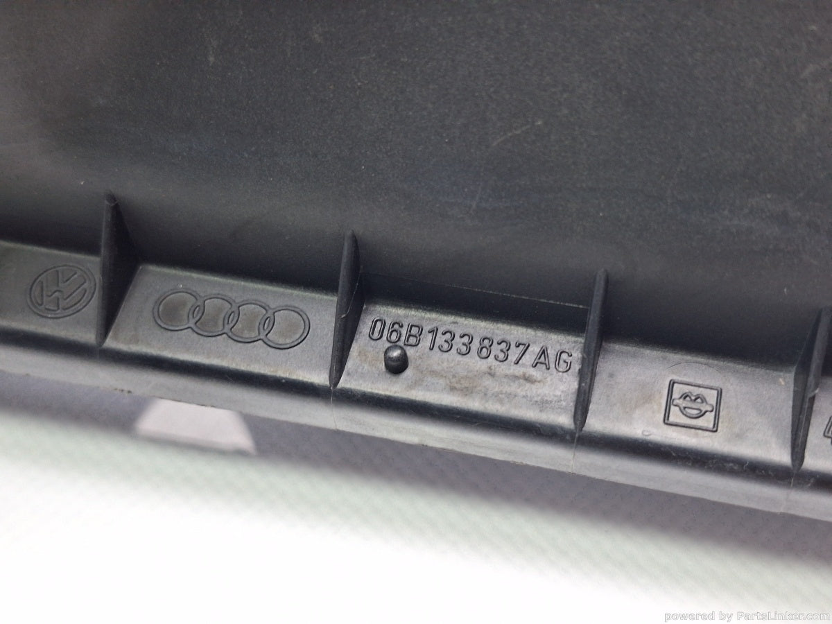 Capac carsa filtru aer AUDI A4 II (8E2, B6) [ 2000 - 2005 ] 2.0 (ALT) 96KW|130HP 06B133837AG