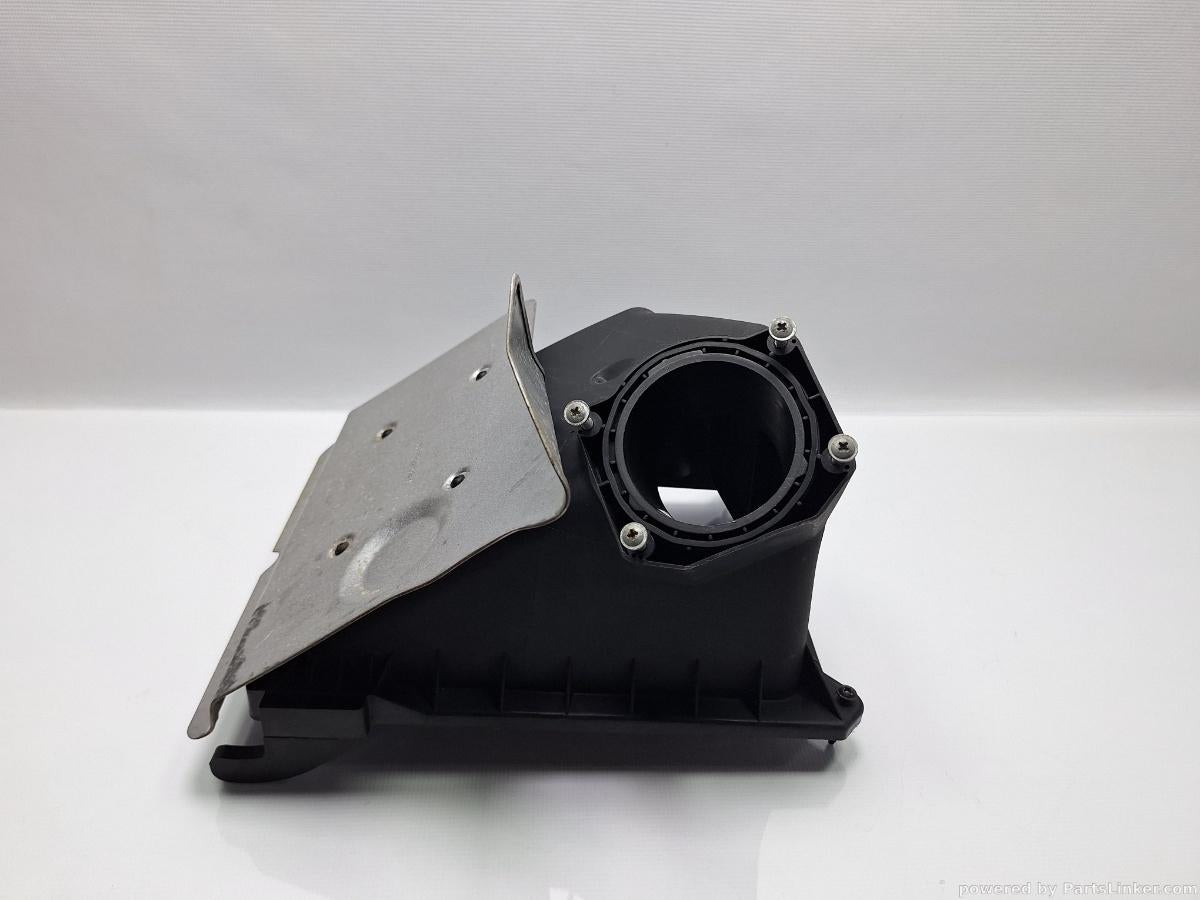 Capac carsa filtru aer AUDI A4 II (8E2, B6) [ 2000 - 2005 ] 2.0 (ALT) 96KW|130HP OEM 06B133837AG