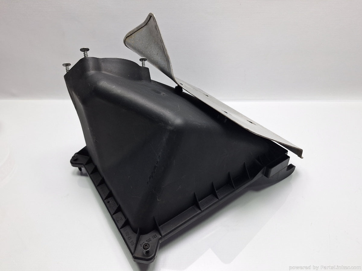 Capac carsa filtru aer AUDI A4 II (8E2, B6) [ 2000 - 2005 ] 2.0 (ALT) 96KW|130HP 06B133837AG