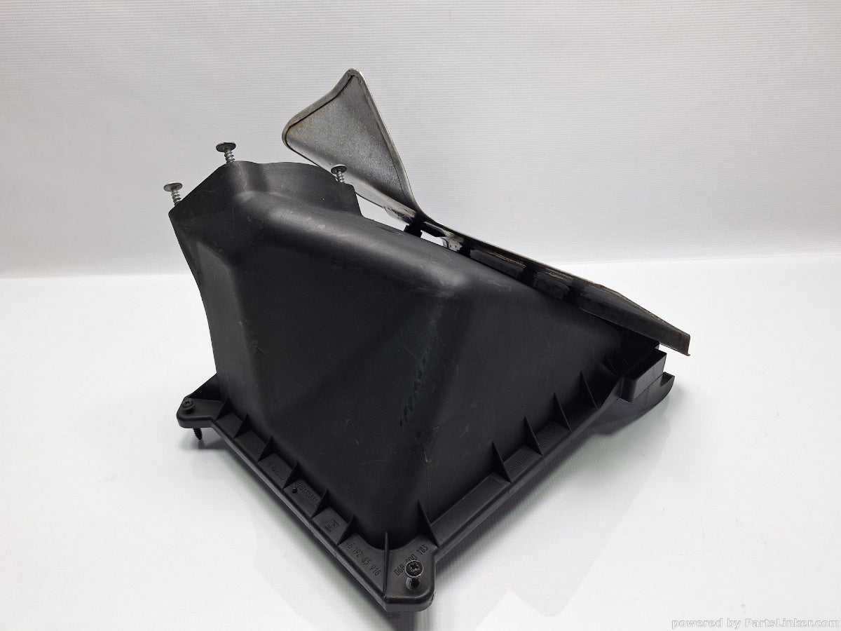 Capac carsa filtru aer AUDI A4 II (8E2, B6) [ 2000 - 2005 ] 2.0 (ALT) 96KW|130HP 06B133837AG