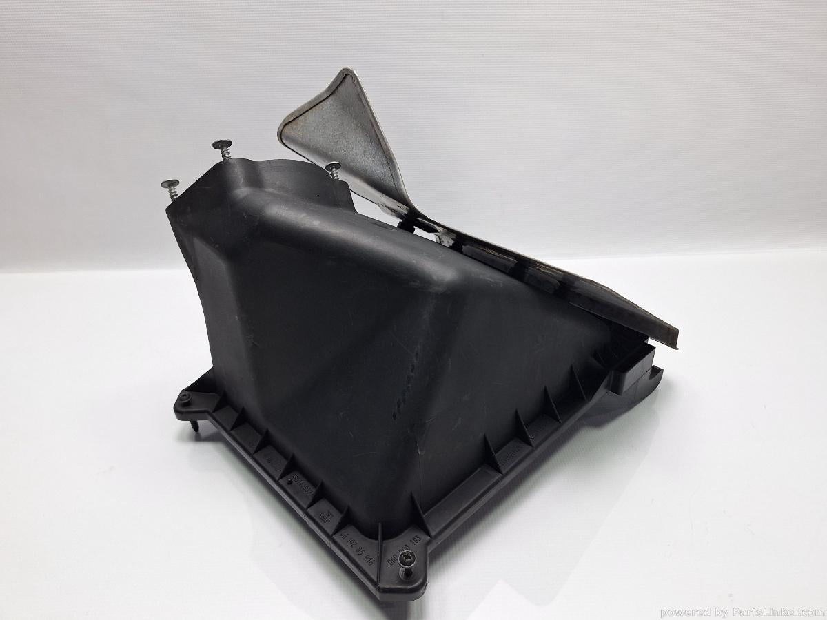 Capac carsa filtru aer AUDI A4 II (8E2, B6) [ 2000 - 2005 ] 2.0 (ALT) 96KW|130HP OEM 06B133837AG